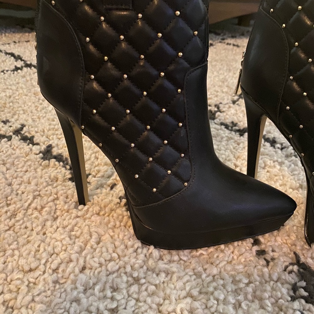 Bebe Booties - Picture 2 of 4